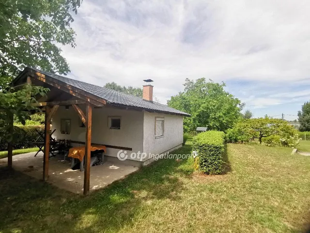 Eladó ház Oroszlány 1490 nm