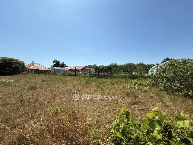 Eladó ház Naszály 60 nm