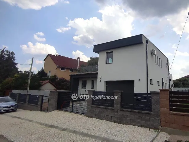 Eladó ház Érd 248 nm