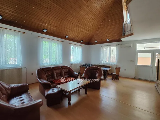 Eladó ház Érd 203 nm