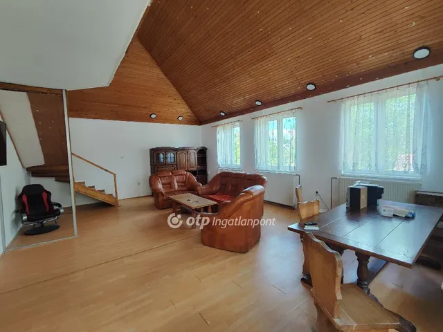 Eladó ház Érd 203 nm