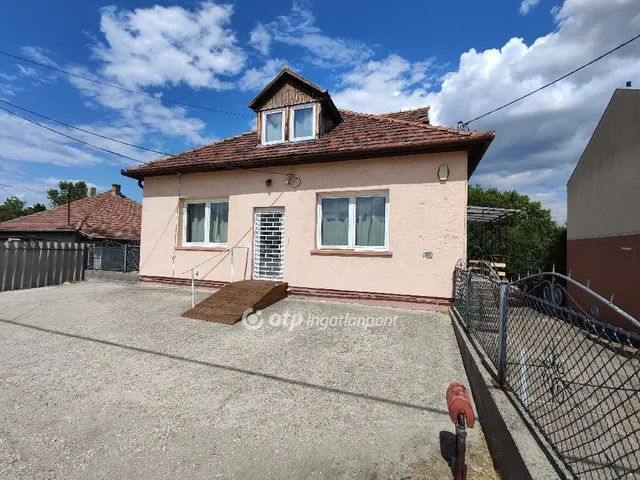 Eladó ház Érd 203 nm