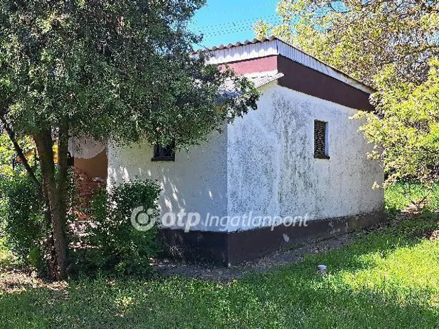 Eladó telek Diósd 700 nm