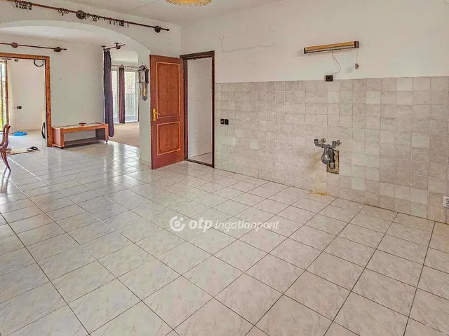 Eladó ház Székesfehérvár, Öreghegy 353 nm