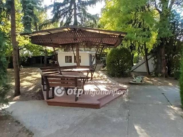 Eladó mezőgazdasági ingatlan Érd 90 nm