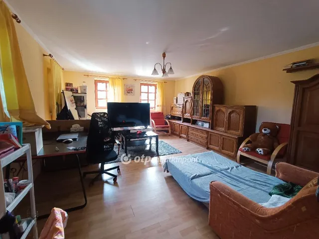 Eladó ház Vértesboglár 190 nm