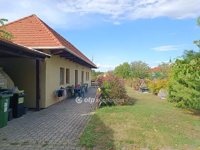Eladó ház Vértesboglár 190 nm