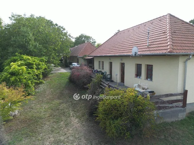 Eladó ház Vértesboglár 190 nm