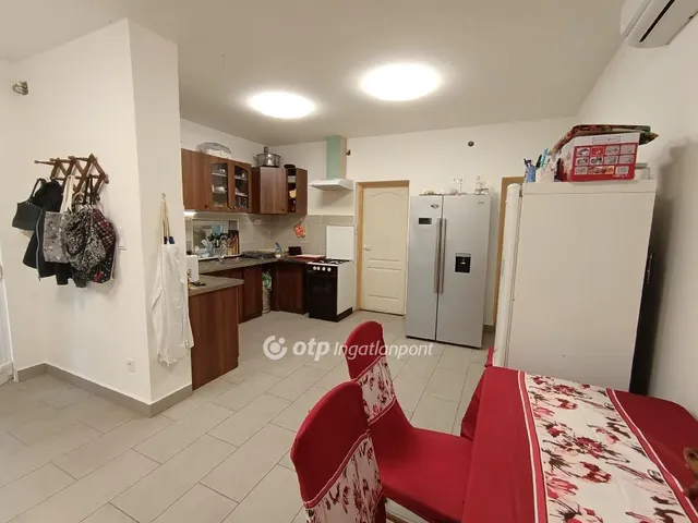 Eladó ház Sóskút 87 nm