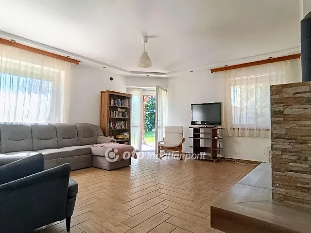 Eladó ház Ercsi 305 nm