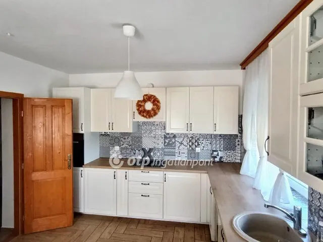 Eladó ház Ercsi 305 nm