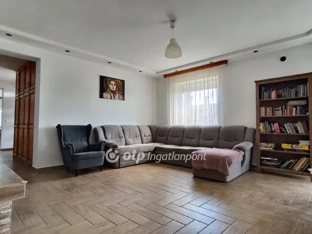 Eladó ház Ercsi 305 nm