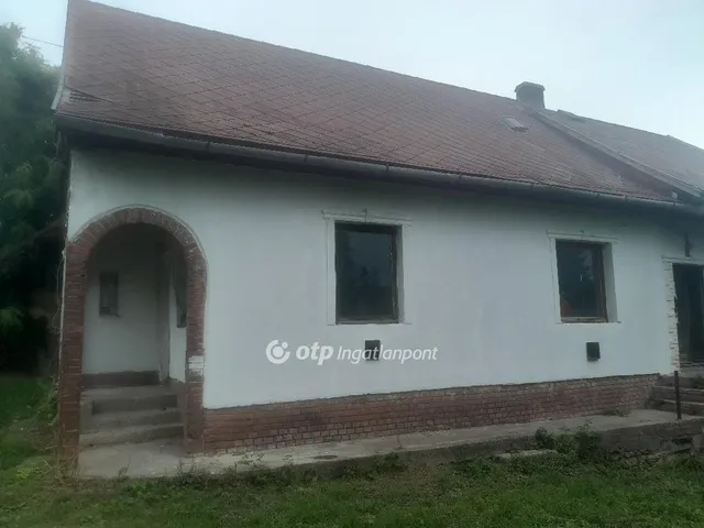 Eladó ház Tinnye 127 nm
