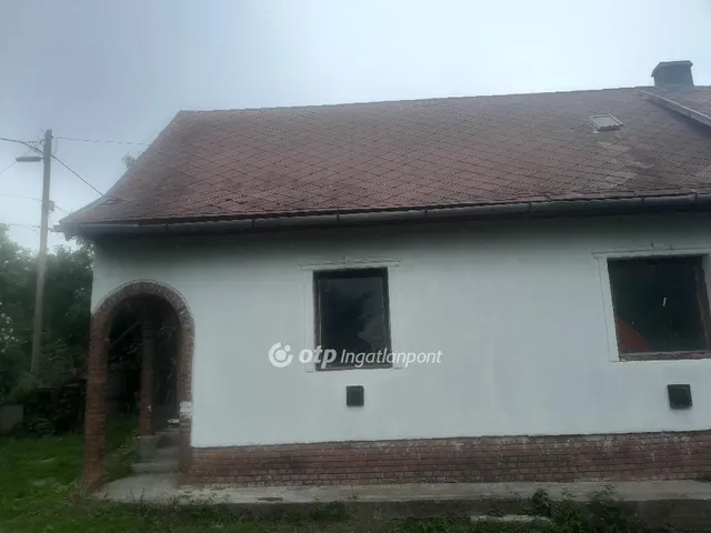 Eladó ház Tinnye 127 nm