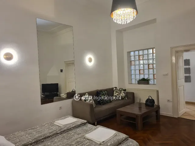 Eladó lakás Budapest V. kerület 72 nm