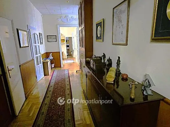 Eladó lakás Budapest VI. kerület, Nagykörúton belüli terület 106 nm