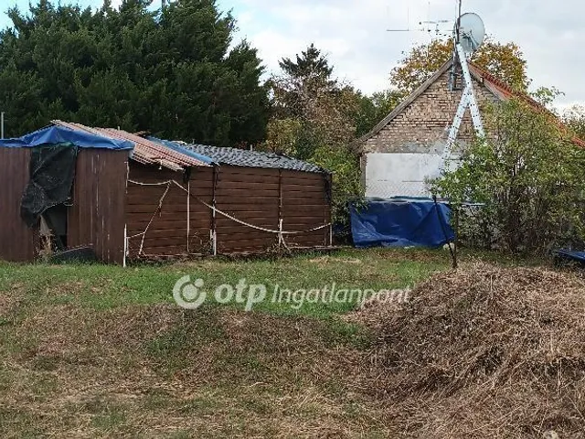 Eladó telek Martonvásár 1160 nm