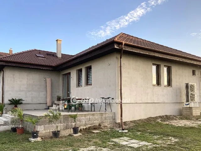 Eladó ház Tordas 135 nm