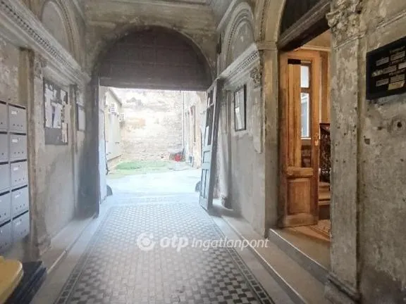 Eladó lakás Budapest VI. kerület 44 nm