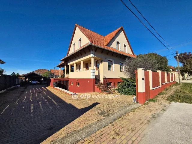 Eladó ház Érd 350 nm