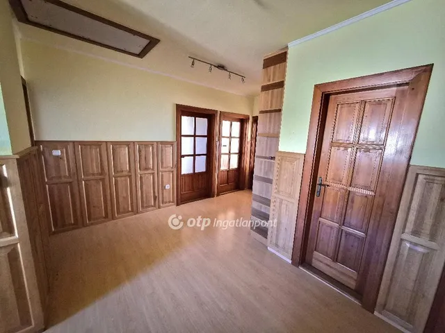 Eladó ház Érd 350 nm