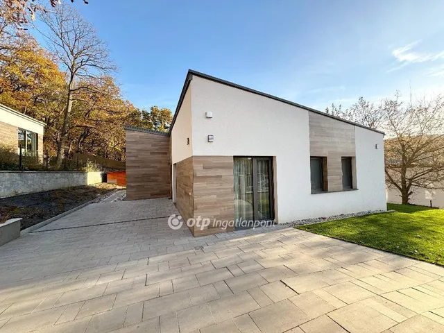 Eladó ház Remeteszőlős 130 nm