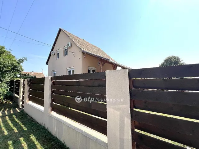 Eladó ház Ráckeresztúr 150 nm