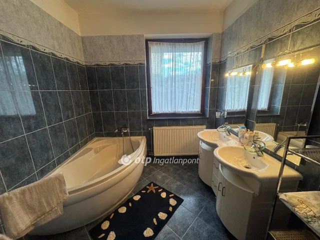 Eladó ház Érd, Parkváros 179 nm