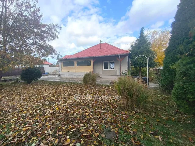 Eladó ház Besnyő 120 nm