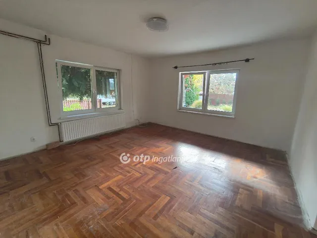 Eladó ház Besnyő 120 nm