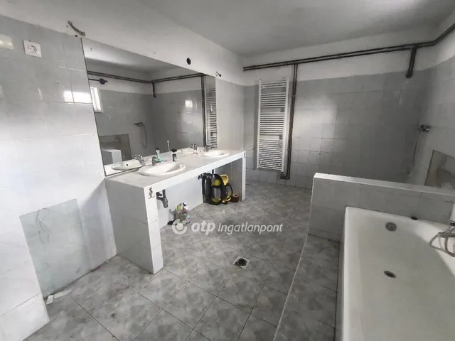 Eladó ház Besnyő 120 nm