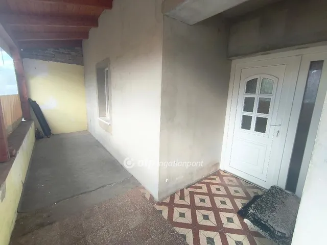 Eladó ház Besnyő 120 nm