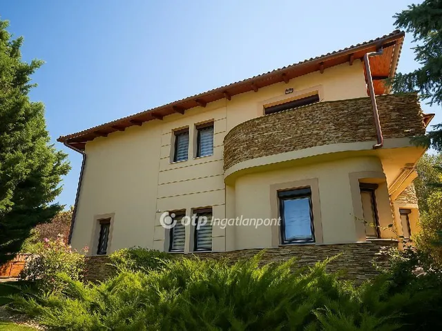 Eladó ház Érd 350 nm