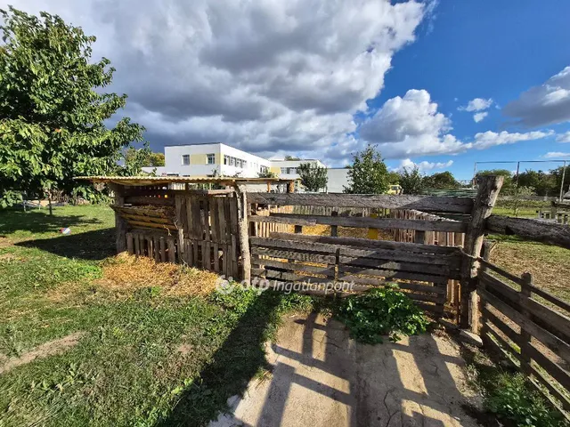 Eladó ház Ráckeresztúr 220 nm