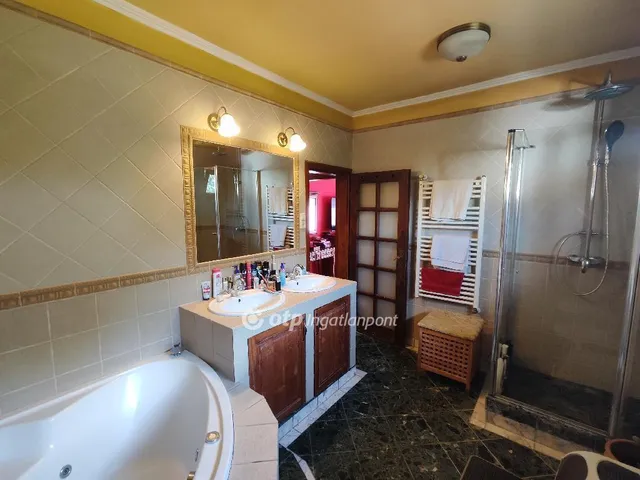 Eladó ház Érd 180 nm