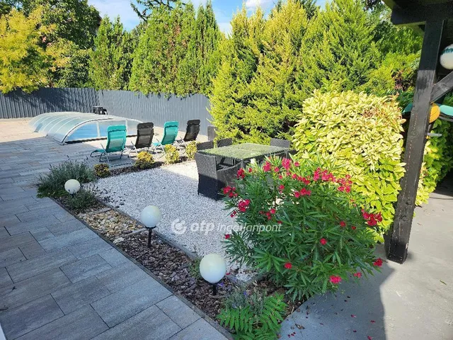 Eladó ház Velence 160 nm