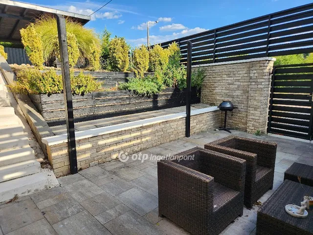 Eladó ház Velence 160 nm