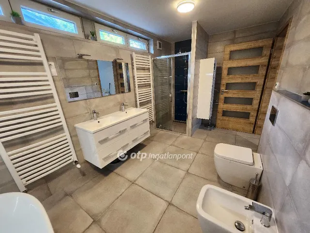 Eladó ház Velence 160 nm