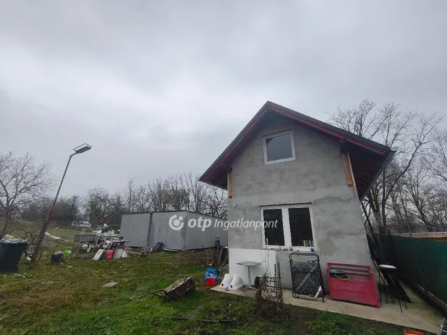 Eladó üdülő és hétvégi ház Baracska 41 nm