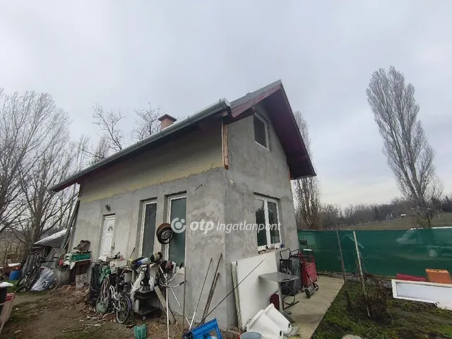 Eladó üdülő és hétvégi ház Baracska 41 nm