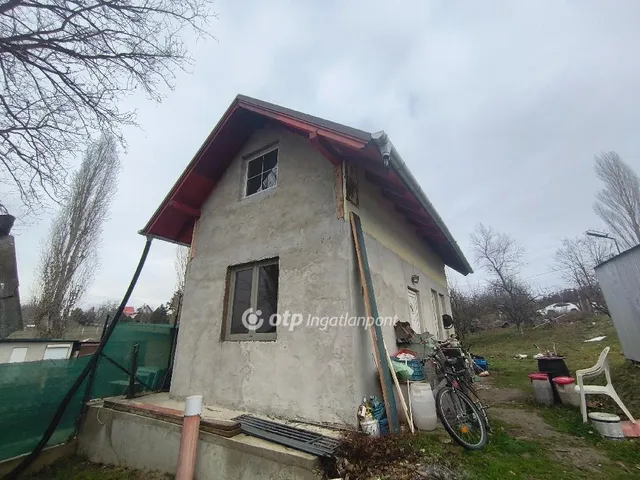 Eladó üdülő és hétvégi ház Baracska 41 nm