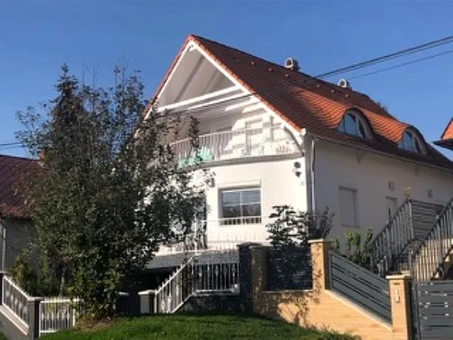 Eladó ház Velence 160 nm