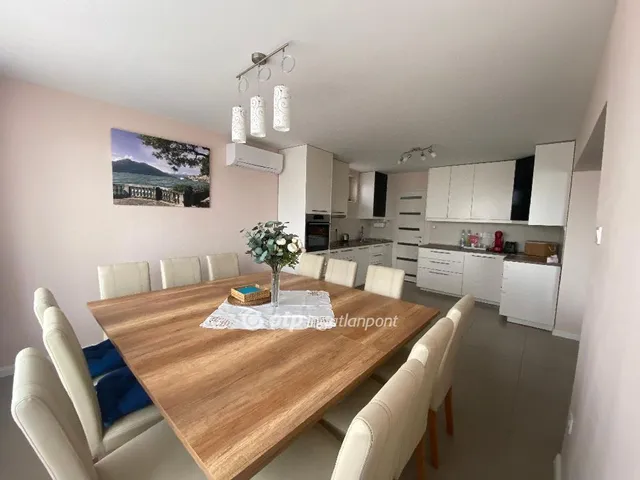 Eladó ház Velence 154 nm