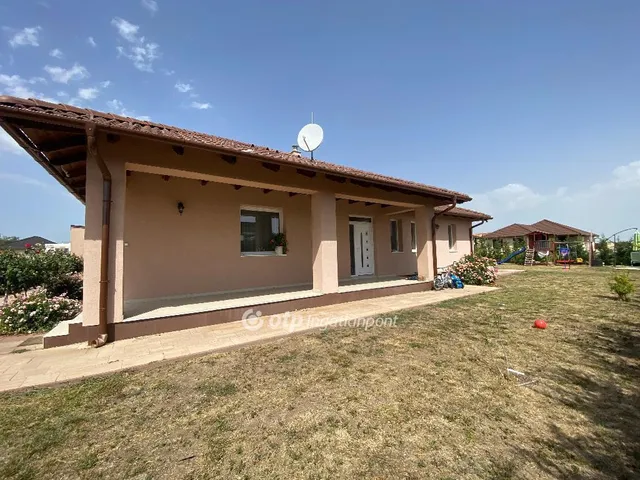 Eladó ház Velence 154 nm