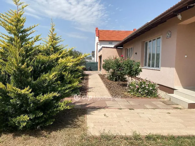 Eladó ház Velence 154 nm