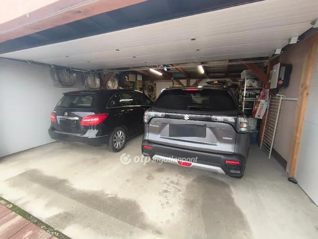 Eladó ház Velence 154 nm