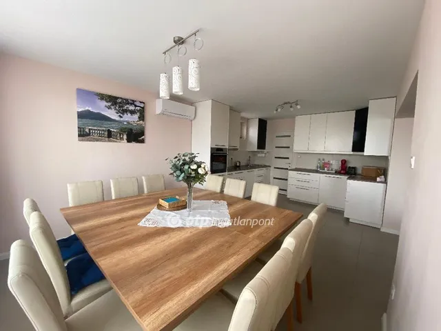 Eladó ház Velence 154 nm