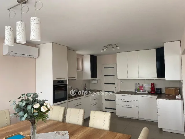 Eladó ház Velence 154 nm