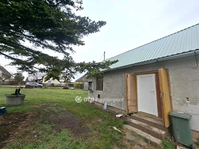 Eladó ház Ráckeresztúr 30 nm