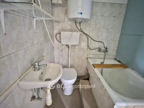 Eladó ház Ráckeresztúr 30 nm